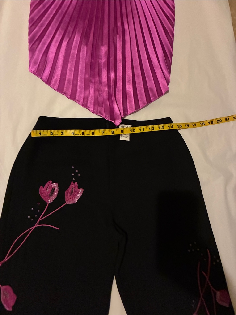 Cache Black Wide-Leg Pants with Pink Floral Appliqué and open back top - Picture 4 of 16